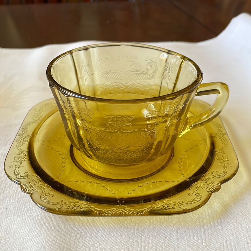 VTG 1930’s Federal Glass Recollection Madrid pattern Golden Glow Cup & Saucer